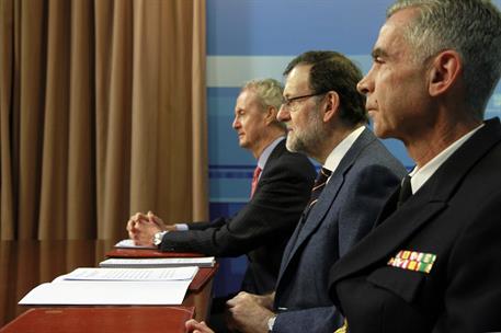 24/12/2014. Rajoy felicita a las tropas españolas en el extranjero. El presidente del Gobierno, Mariano Rajoy, acompañado del ministro de De...
